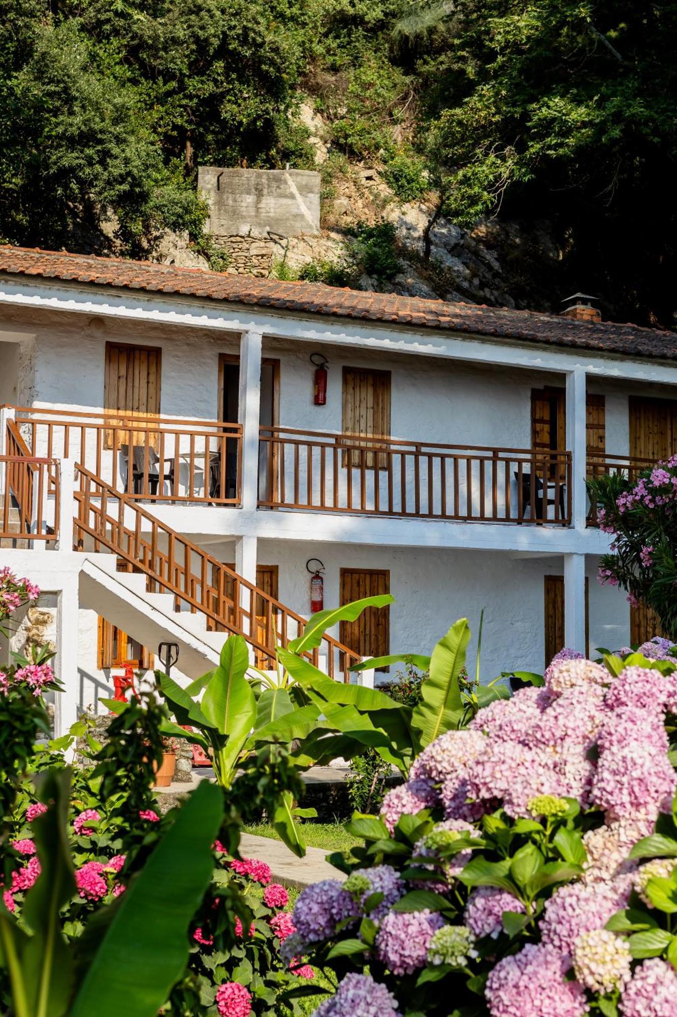 Hotel Kókkinon Nerón Buitenkant foto
